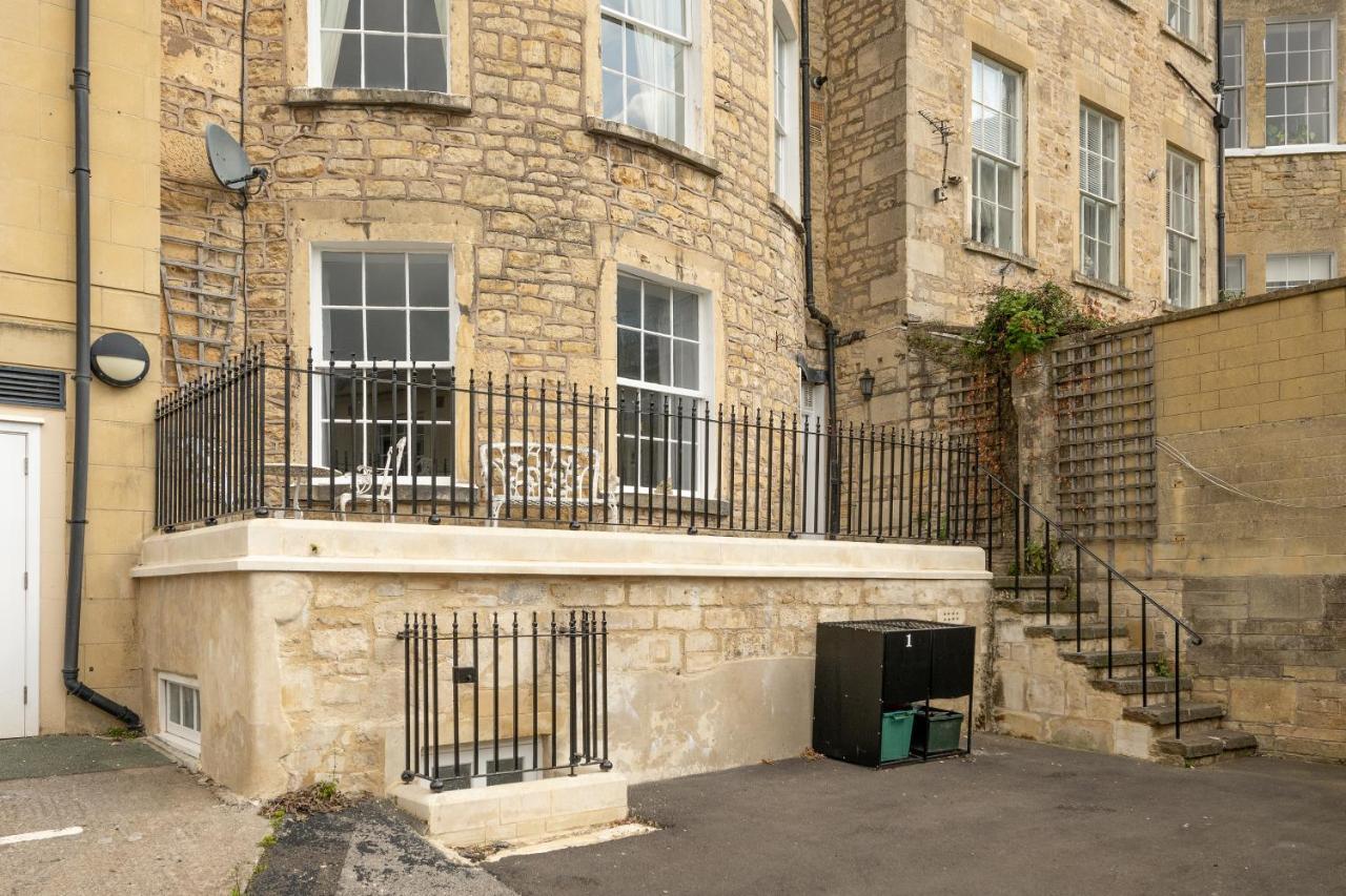 Georgian 2 Bed Apartment With 3 Bathrooms And Parking Exterior photo
