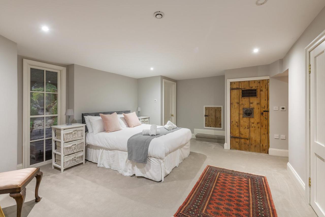 Georgian 2 Bed Apartment With 3 Bathrooms And Parking Exterior photo